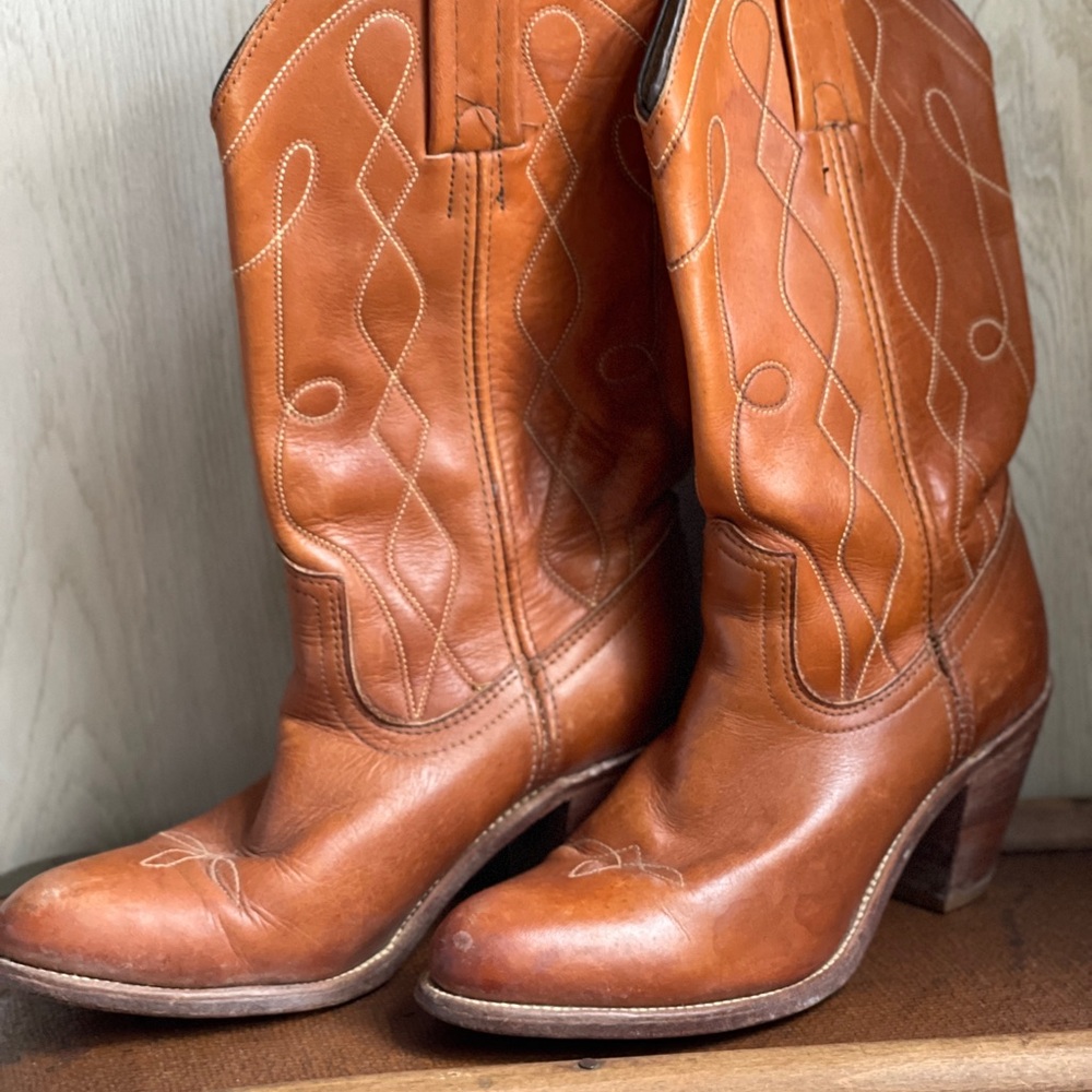 [SOLD] Vintage Frye Western Boots Womens 8